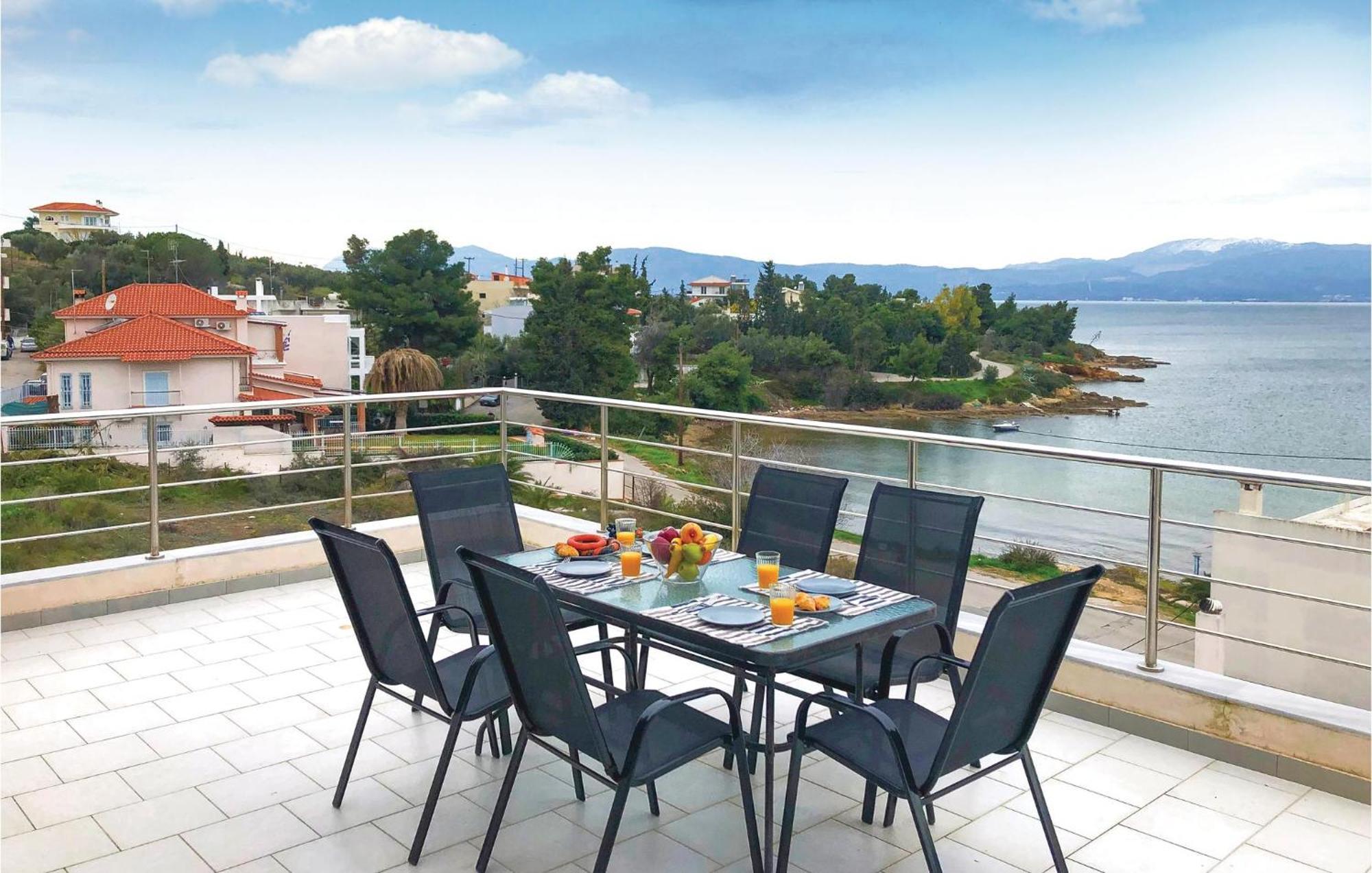 Amazing Home In Chalkida With Wifi Eksteriør billede